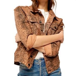NWT FREE PEOPLE BROWN SNAKE PRINT TRUCKER COAT